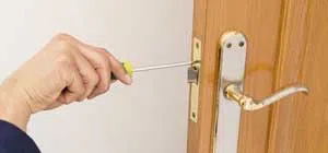 Affordable Locksmith Services Kansas City, MO 816-425-3488 Affordable Locksmith Services Kansas City, MO 816-425-3488 - trunk-unlock-01